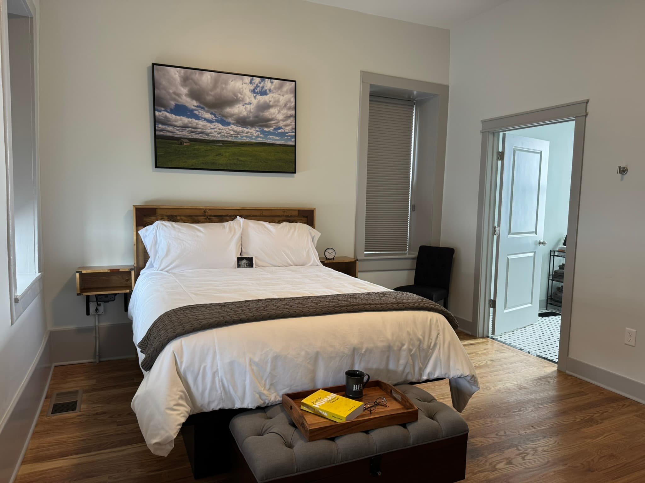 Image of room 101 showing workstation